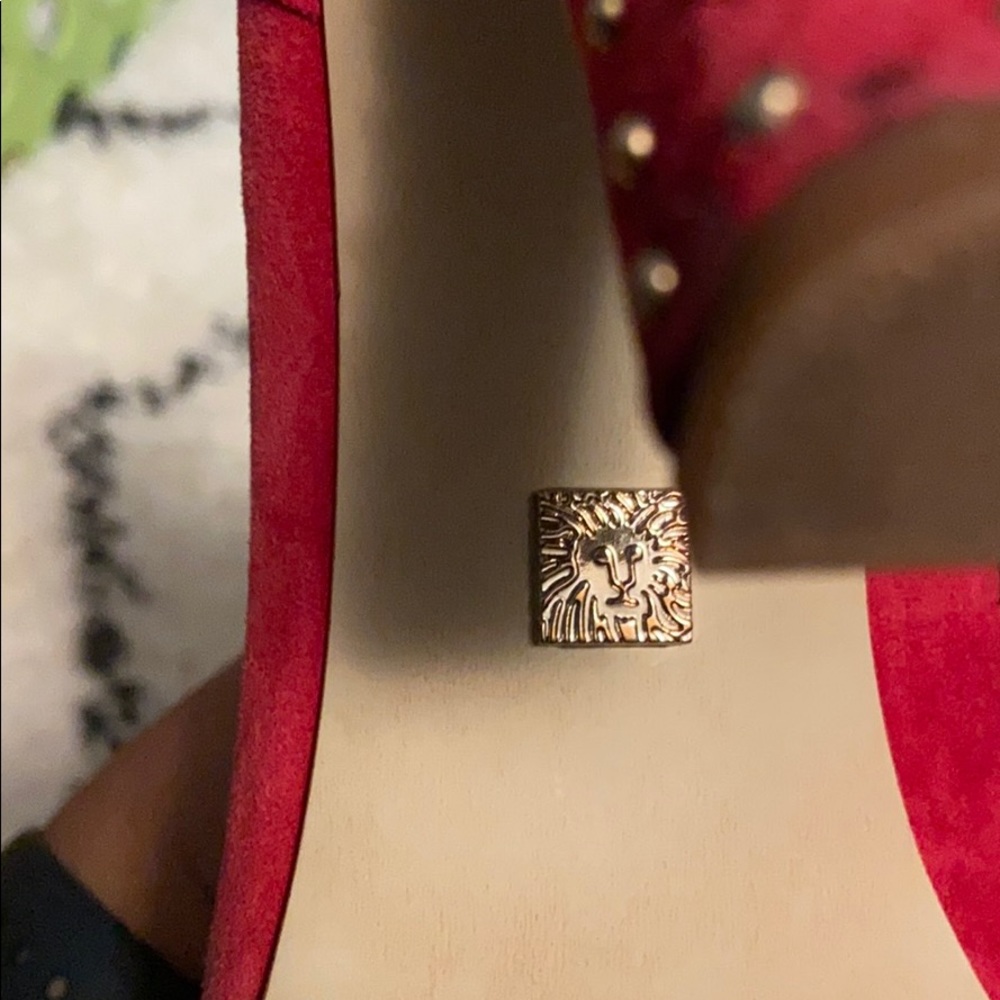Heels - Picture 5 of 6